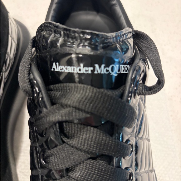 Alexander McQueen Mens Black Glossy Croc Embossed Sneakers - Picture 5 of 8